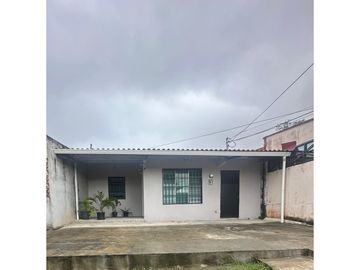 Remate de casa en Don Bosco, Las Acacias # 2238 cvd