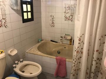 CASA EN BANFIELD O. ACEPTA PERMUTA!APTO CREDITO!