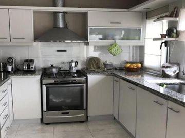 Casa en venta - 8 Dormitorios 5 Baños - Cochera - 1.160Mts2 - Villa Ballester