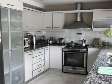 Casa en venta - 8 Dormitorios 5 Baños - Cochera - 1.160Mts2 - Villa Ballester