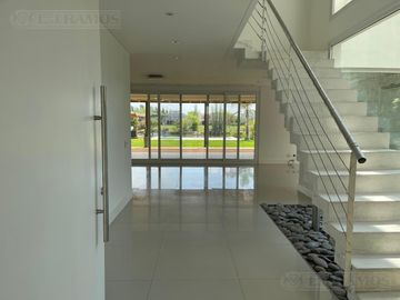 4 DORMITORIOS. AL RIO. NOR-OESTE. APTA CREDITO.