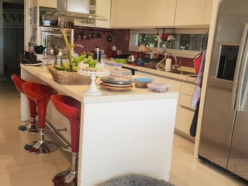 4 DORMITORIOS. AL RIO. NOR-OESTE. APTA CREDITO.