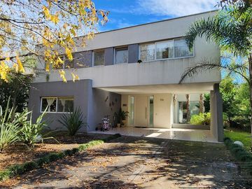 4 DORMITORIOS. AL RIO. NOR-OESTE. APTA CREDITO.