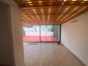 Se vende amplio Departamento en Cochapata