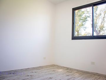 Casa 4 amb a estrenar en Alvarez del Bosque con Pileta