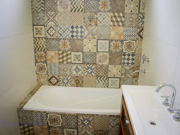 Casa 4 amb a estrenar en Alvarez del Bosque con Pileta