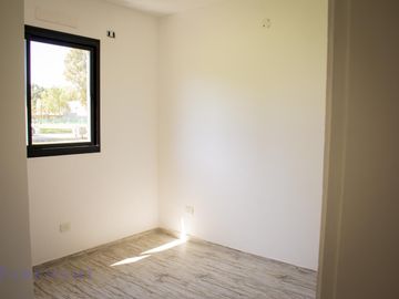 Casa 4 amb a estrenar en Alvarez del Bosque con Pileta