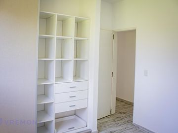 Casa 4 amb a estrenar en Alvarez del Bosque con Pileta