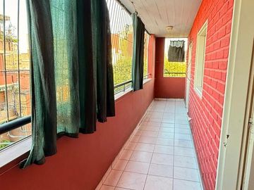 Amplio departamento de 2 dormitorios , Moreno 1era cuadra, Barrio Sur