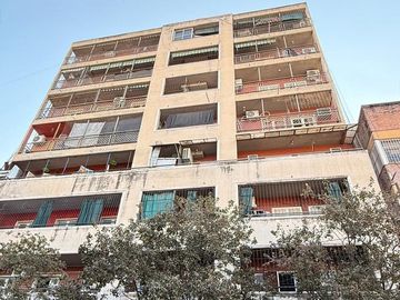 Amplio departamento de 2 dormitorios , Moreno 1era cuadra, Barrio Sur