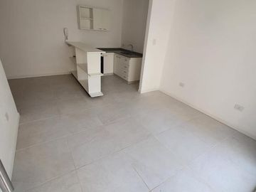 PH DE 3 AMBIENTES A ESTRENAR CON JARDIN Y TERRAZA EN VENTA. FLORIDA OESTE