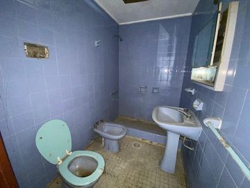 CASA LOCAL Y DEPARTAMENTO EN VENTA