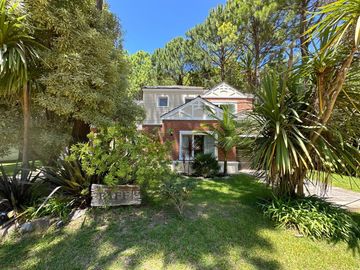 Casa en Venta - 3 Dormitorios 2 Baños - 1042mts2 - Pinamar