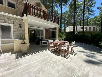 Casa en Venta - 3 Dormitorios 2 Baños - 1042mts2 - Pinamar