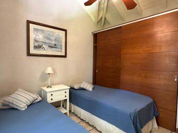 Casa en Venta - 3 Dormitorios 2 Baños - 1042mts2 - Pinamar