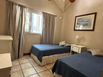 Casa en Venta - 3 Dormitorios 2 Baños - 1042mts2 - Pinamar