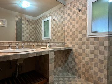 Casa en Venta - 3 Dormitorios 2 Baños - 1042mts2 - Pinamar