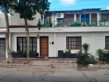 REMAX  OFRECE PROPIEDAD EN B° BANCARIO.