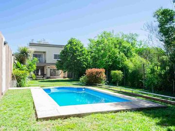 Casa 4 ambientes en Venta en Cañuelas con pileta