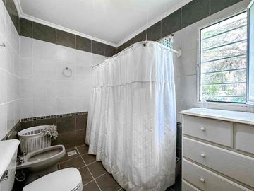 Casa 4 ambientes en Venta en Cañuelas con pileta