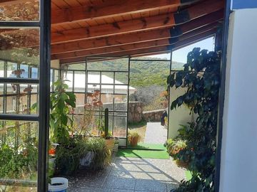 Casa en venta - 2 Dormitorios 3 Baños - 1.240Mts2 - Río Ceballos