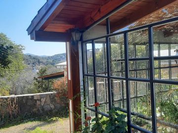 Casa en venta - 2 Dormitorios 3 Baños - 1.240Mts2 - Río Ceballos