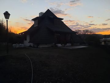 Casa en venta - 2 Dormitorios 3 Baños - 1.240Mts2 - Río Ceballos