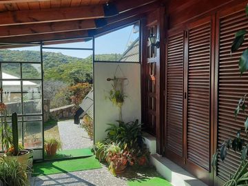 Casa en venta - 2 Dormitorios 3 Baños - 1.240Mts2 - Río Ceballos