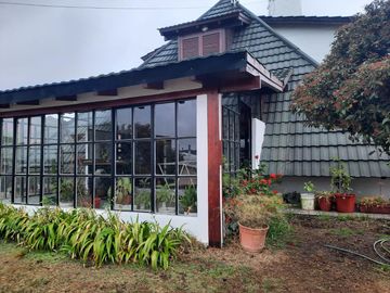 Casa en venta - 2 Dormitorios 3 Baños - 1.240Mts2 - Río Ceballos