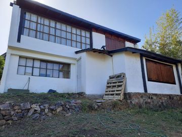 Casa en venta - 2 Dormitorios 3 Baños - 1.240Mts2 - Río Ceballos
