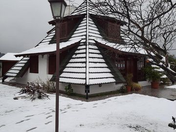 Casa en venta - 2 Dormitorios 3 Baños - 1.240Mts2 - Río Ceballos