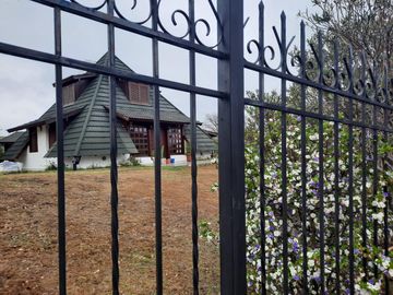 Casa en venta - 2 Dormitorios 3 Baños - 1.240Mts2 - Río Ceballos