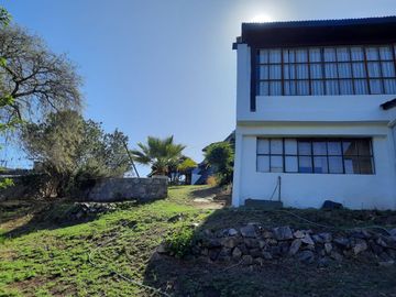 Casa en venta - 2 Dormitorios 3 Baños - 1.240Mts2 - Río Ceballos