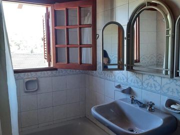 Casa en venta - 2 Dormitorios 3 Baños - 1.240Mts2 - Río Ceballos