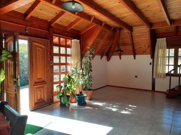 Casa en venta - 2 Dormitorios 3 Baños - 1.240Mts2 - Río Ceballos