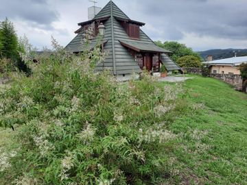 Casa en venta - 2 Dormitorios 3 Baños - 1.240Mts2 - Río Ceballos