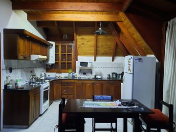 Casa en venta - 2 Dormitorios 3 Baños - 1.240Mts2 - Río Ceballos