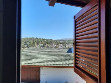 Casa en venta - 2 Dormitorios 3 Baños - 1.240Mts2 - Río Ceballos