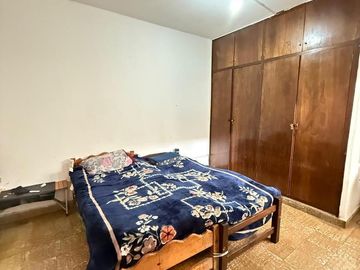 2 departamentos + 1 galpón en VENTA, Bolivia al 1500, barrio Villa Urquiza, SMT. Ideal INVERSORES!