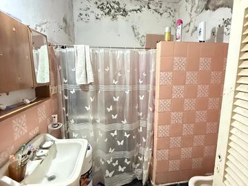 2 departamentos + 1 galpón en VENTA, Bolivia al 1500, barrio Villa Urquiza, SMT. Ideal INVERSORES!