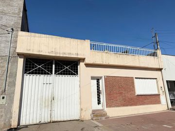 2 departamentos + 1 galpón en VENTA, Bolivia al 1500, barrio Villa Urquiza, SMT. Ideal INVERSORES!