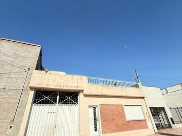 2 departamentos + 1 galpón en VENTA, Bolivia al 1500, barrio Villa Urquiza, SMT. Ideal INVERSORES!