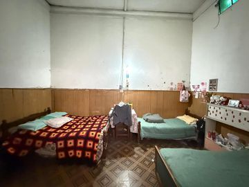 2 departamentos + 1 galpón en VENTA, Bolivia al 1500, barrio Villa Urquiza, SMT. Ideal INVERSORES!