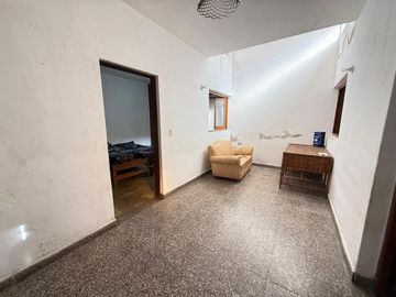 2 departamentos + 1 galpón en VENTA, Bolivia al 1500, barrio Villa Urquiza, SMT. Ideal INVERSORES!