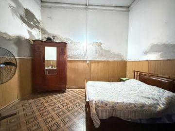 2 departamentos + 1 galpón en VENTA, Bolivia al 1500, barrio Villa Urquiza, SMT. Ideal INVERSORES!