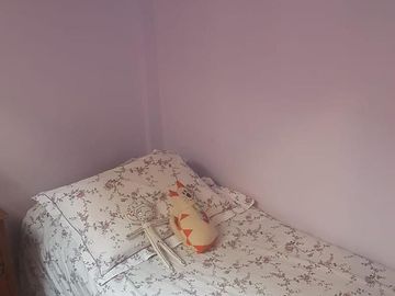 Excelente 3 Amb con Balcón frente/ Patio, 2do piso x escalera/ MUY LUMINOSO!!!