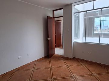 Local en Los Olivos, cuadra 11 de Av. Carlos Izaguirre