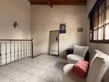 APTO CREDITO ACEPTA PERMUTA CASA 5 AMBIENTES CON COCHERA Y PARRILLA EN BALLESTER