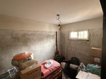 APTO CREDITO ACEPTA PERMUTA CASA 5 AMBIENTES CON COCHERA Y PARRILLA EN BALLESTER