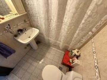 APTO CREDITO ACEPTA PERMUTA CASA 5 AMBIENTES CON COCHERA Y PARRILLA EN BALLESTER